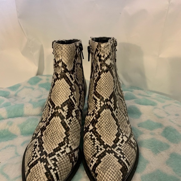 Guess Indee faux leather reptile embossed booties - Picture 3 of 9